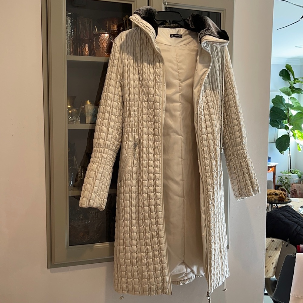 Chewal long coat with hoodie